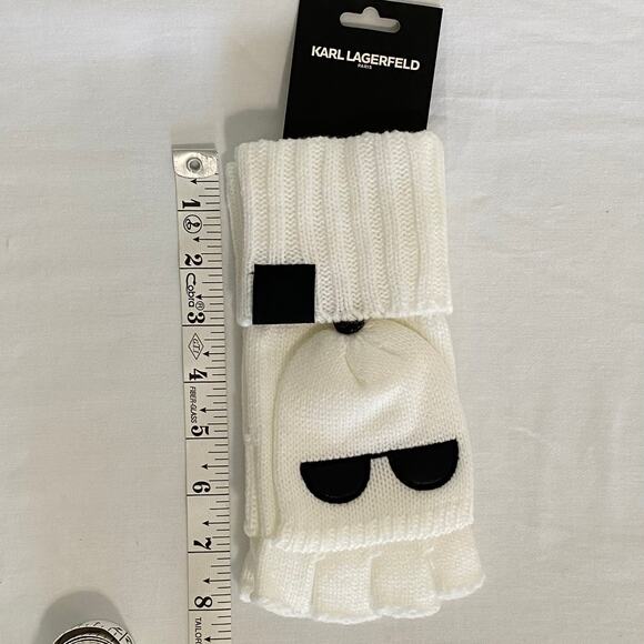 Karl Lagerfeld Paris Mittens Appliqué Flip Top Sunglass Mittens - Picture 3 of 5